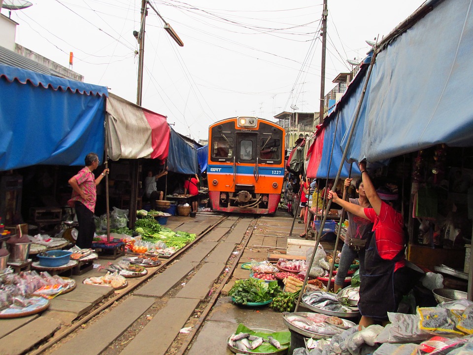 ผู้ว่ารถไฟไล่รื้อผู้บุกรุก-มาเฟียตลาด “กม.11-มักกะสัน-จิตรลดา”