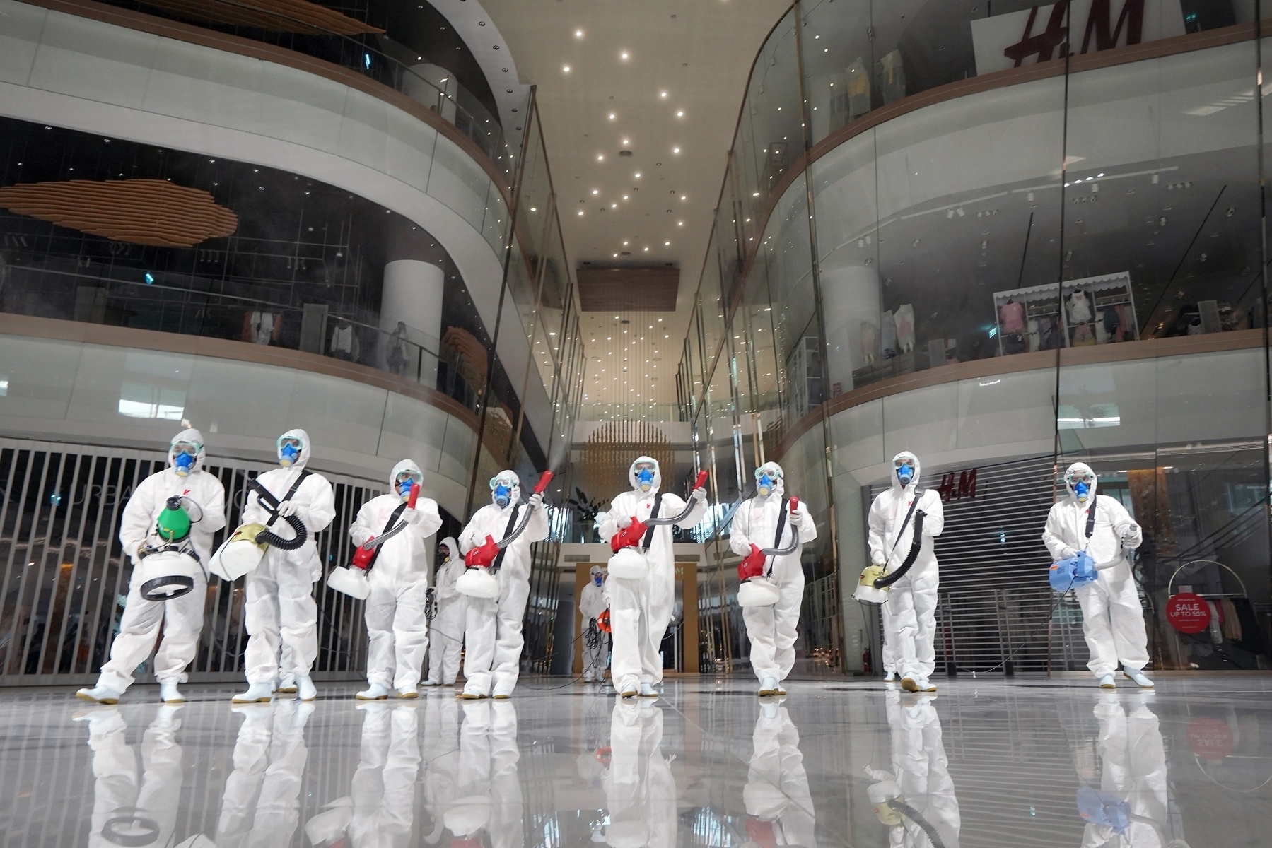 สยามพิวรรธน์ ผนึกวงพาณิชย์ฯ ชวนแยกขวดทำชุด PPE ช่วยหมอ
