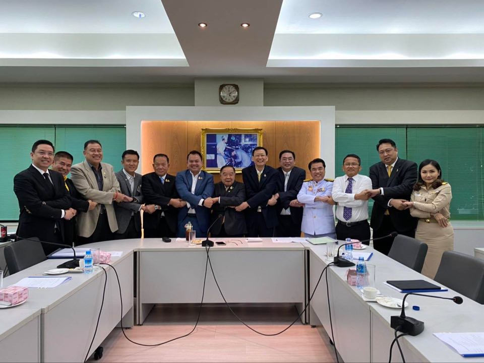 “บิ๊กป้อม” โอเค หัวหน้าพรรคพลังประชารัฐ ภารกิจแรกสลายมุ้ง–รวมใจเป็นหนึ่ง