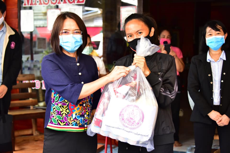 กรมกิจการสตรีฯ พม. ช่วยพนักงานบริการเมือง “พัทยา” จัดฝึกอาชีพ สร้างงานสร้างรายได้พร้อมที่พัก-อาหารฟรี!