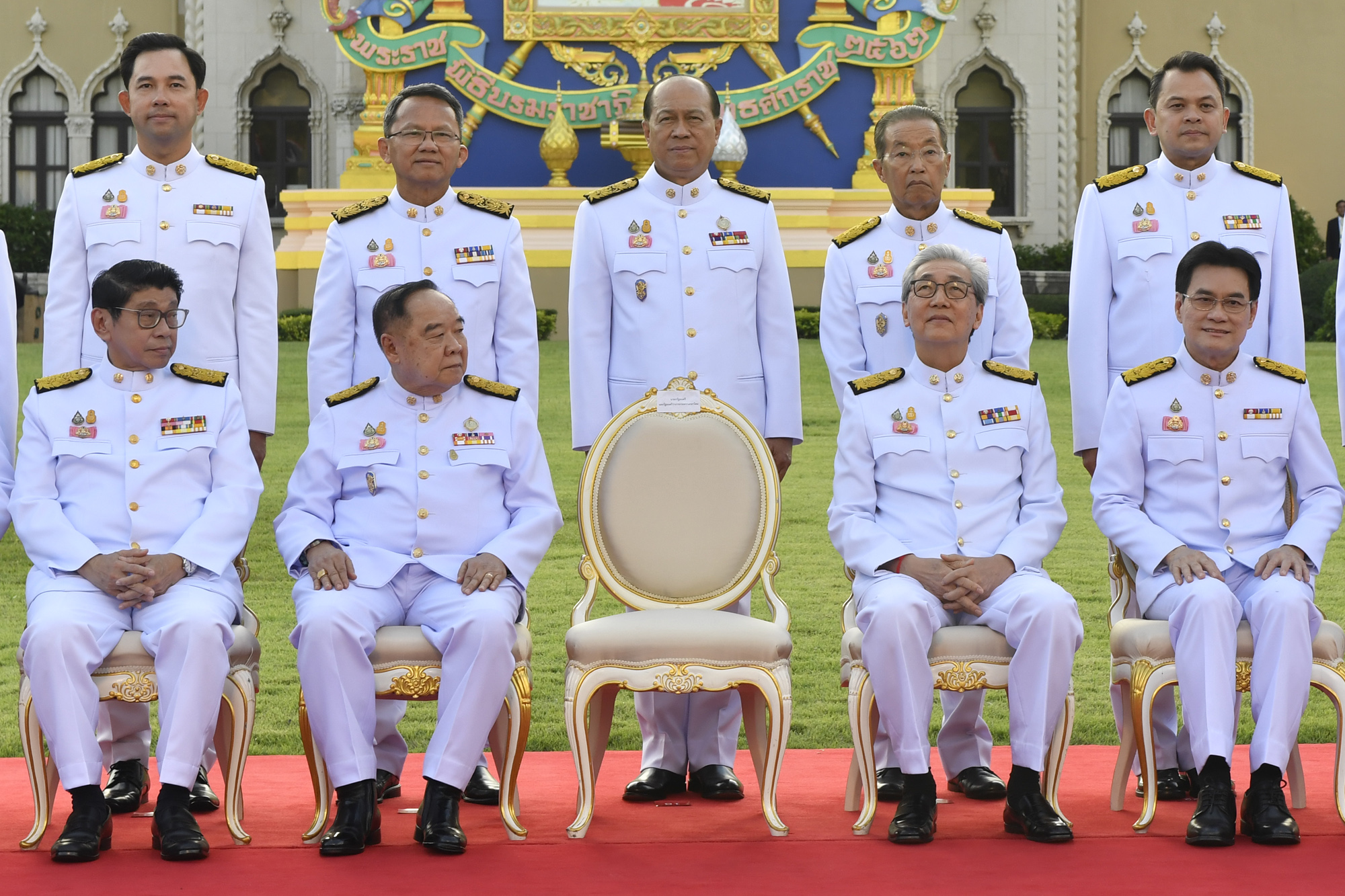 การเมืองเพื่อชาติ