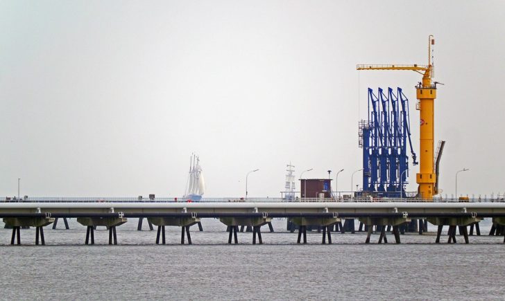 oil-port-1785693_960_720