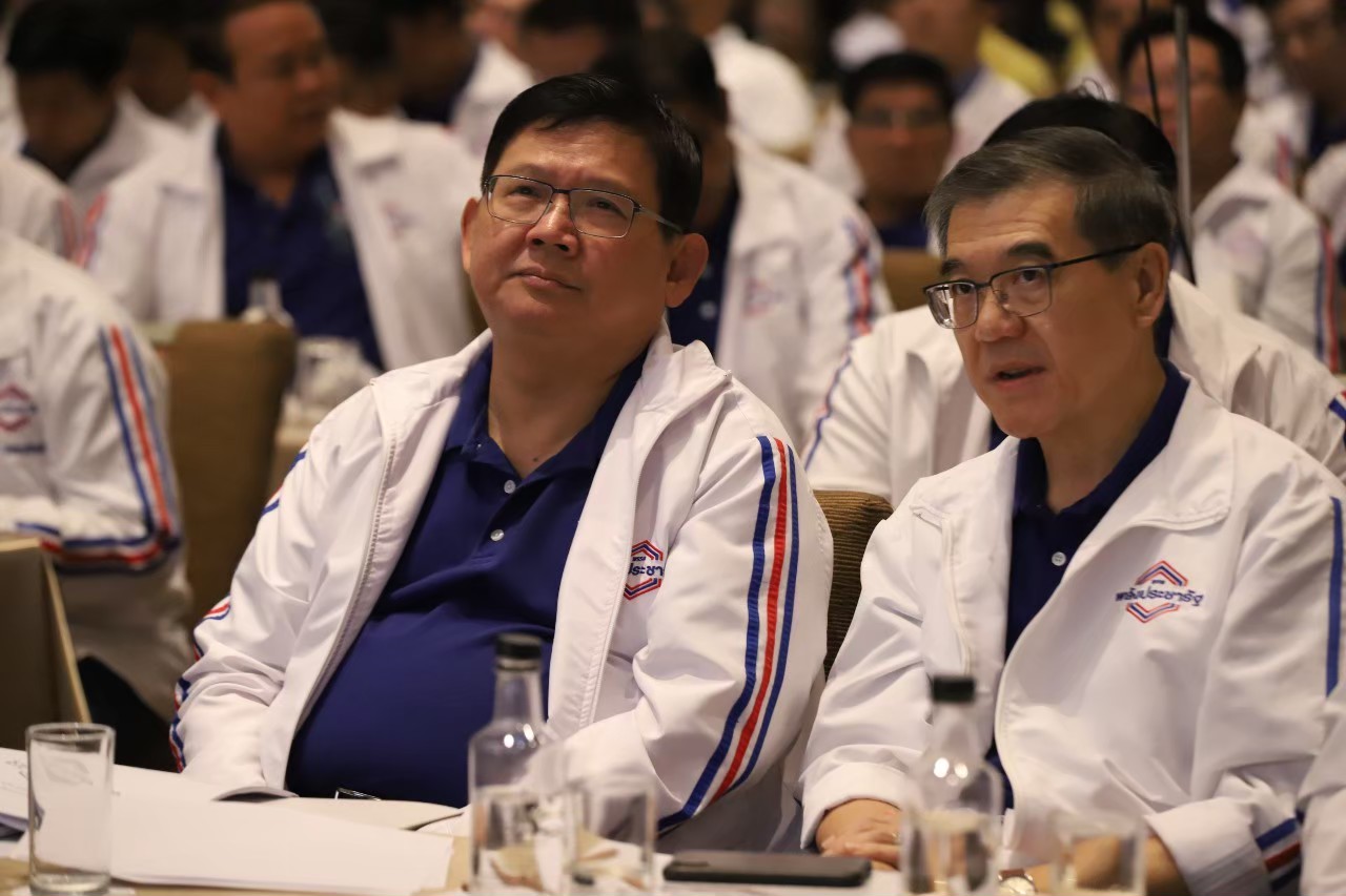 “สุวิทย์” รัฐมนตรีกลุ่มสี่กุมาร ถอดใจพรรคพลังประชารัฐ ส่งสัญญาณถอนตัว