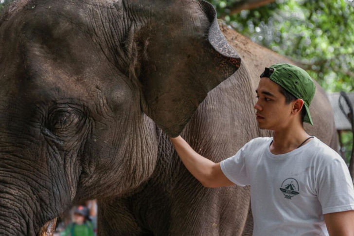 นักแสดงหนุ่ม อเล็กซ์ เรนเดล์ นักแสดงหนุ่ม อเล็กซ์ เรนเดล์