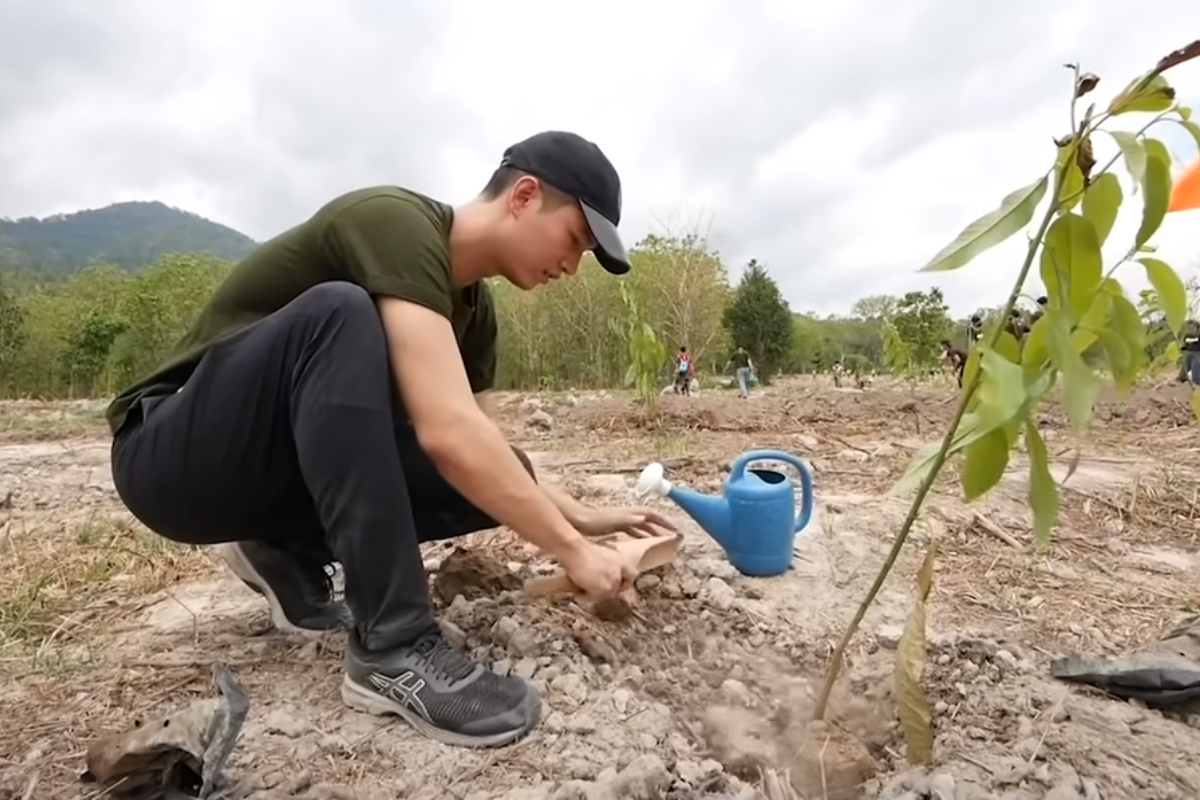 ปลัดทส. ยันไม่ได้จ้าง ‘ฌอน บูรณะหิรัญ’ ปลูกป่า  “ถ้าจะจ้าง จ้างดาราดีกว่า”
