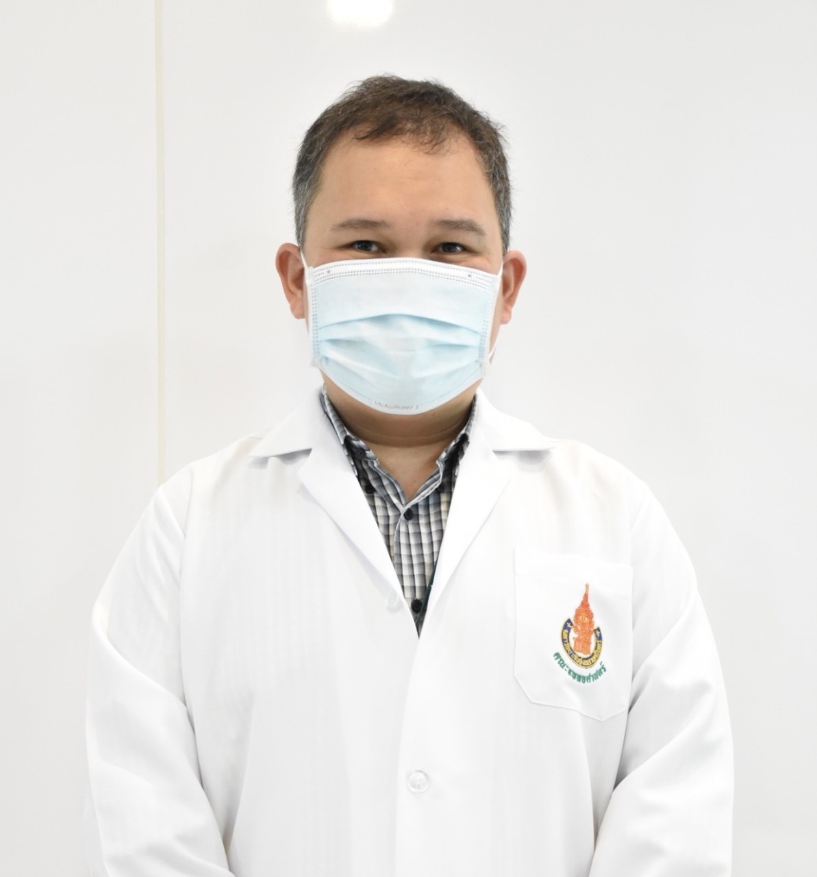 "รศ.นพ.ศรัญญู ชูศรี" 