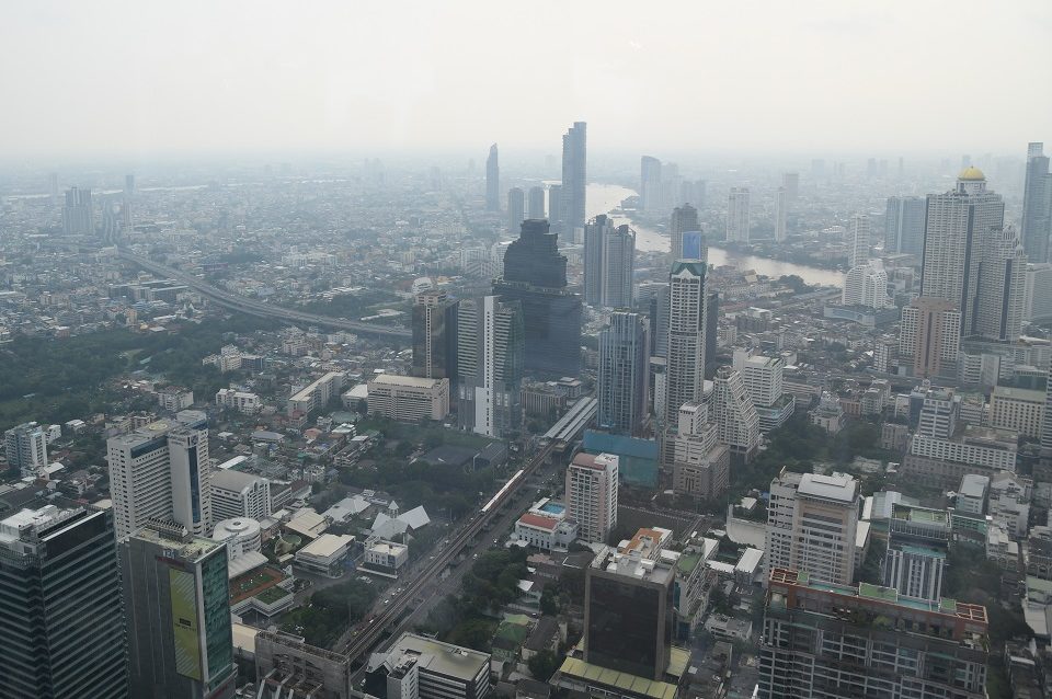 3 อสังหาฯ จี้รัฐรีสตาร์ตครึ่งปีหลัง เลื่อนภาษีที่ดินจัดโซนนิ่งคอนโด