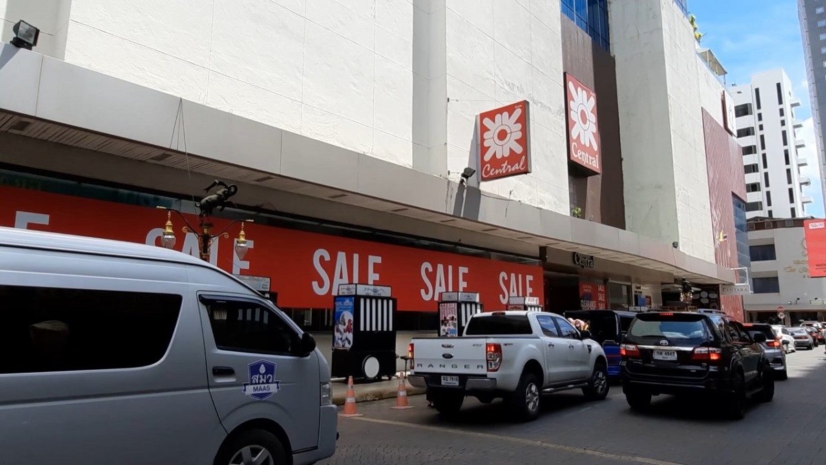 แห่ซื้อสินค้าแน่น ‘เซ็นทรัลหาดใหญ่’ ก่อนปิดตำนาน 26 ปี