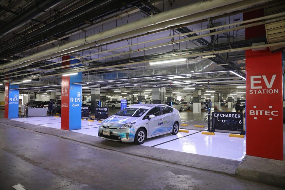 ปตท. ผนึก บ.ชาร์จ เปิดตัวจุดบริการ EV Charging Station ไบเทคบางนา