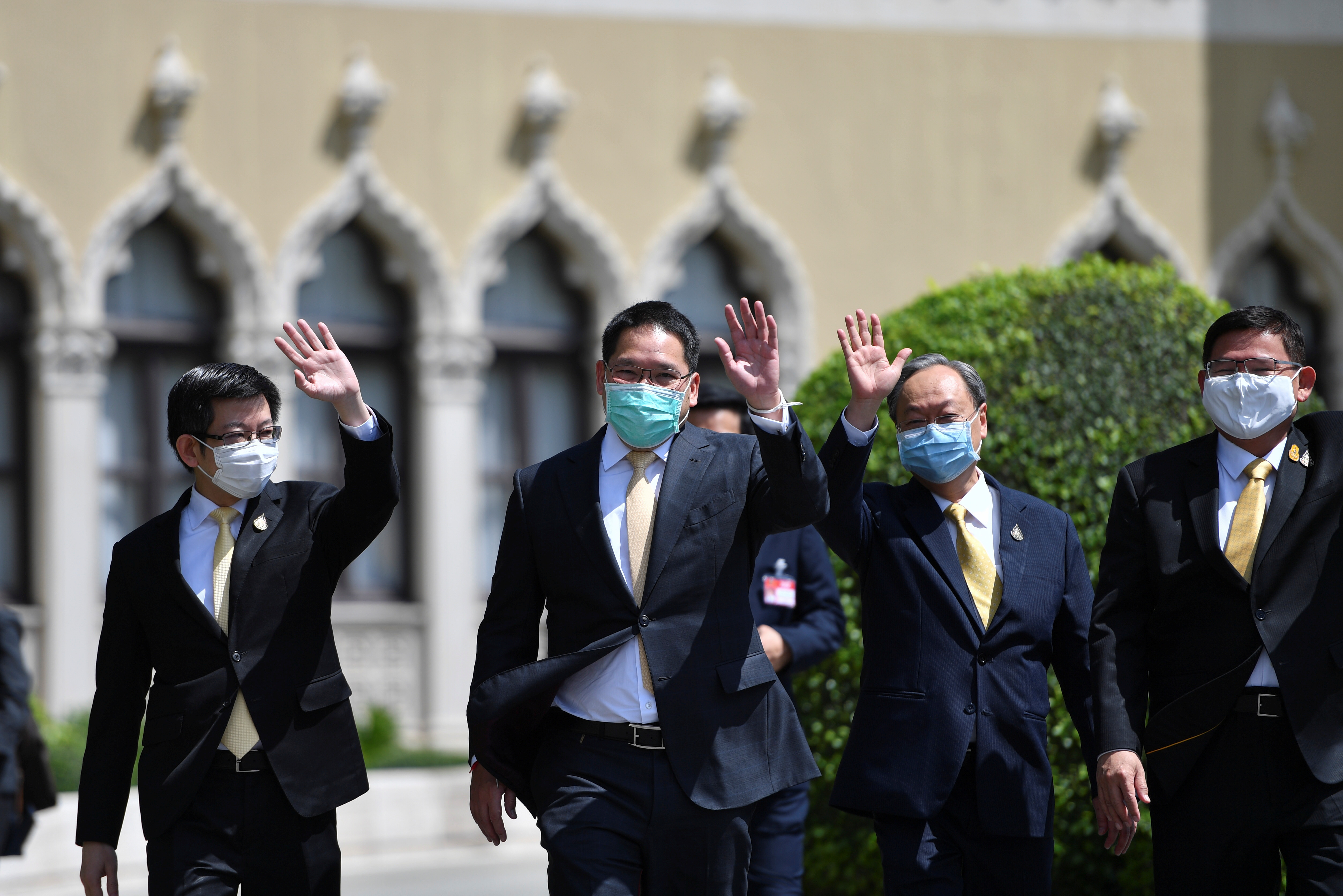อวสานรัฐมนตรี 4 กุมาร แถลงหมดใจ ถูกเขี่ยพ้นพลังประชารัฐ-ปรับออก ครม.