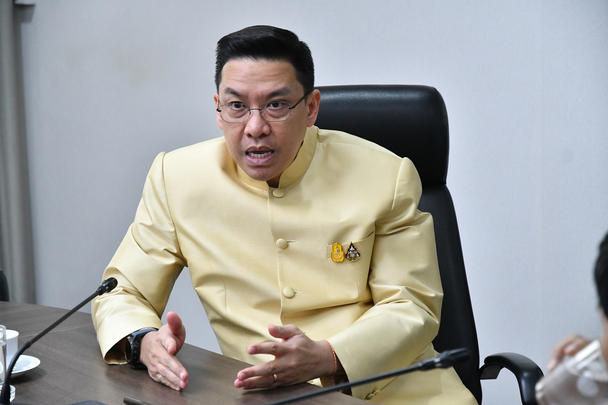 1 ปี รัฐมนตรี “ดีอีเอส” เปิดใจ “ไม่มีปัญหา ปรับ ครม.”