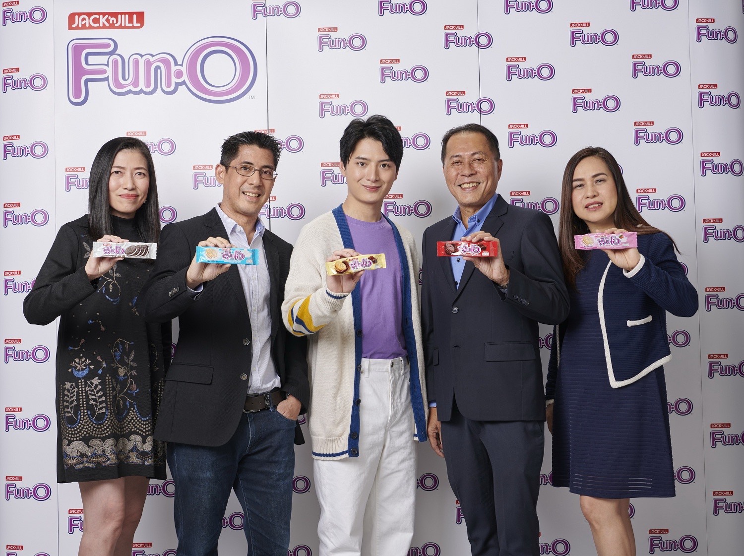 ฟันโอคุกกี้เปิดตัว “คริส พีรวัส” พรีเซนเตอร์คนใหม่