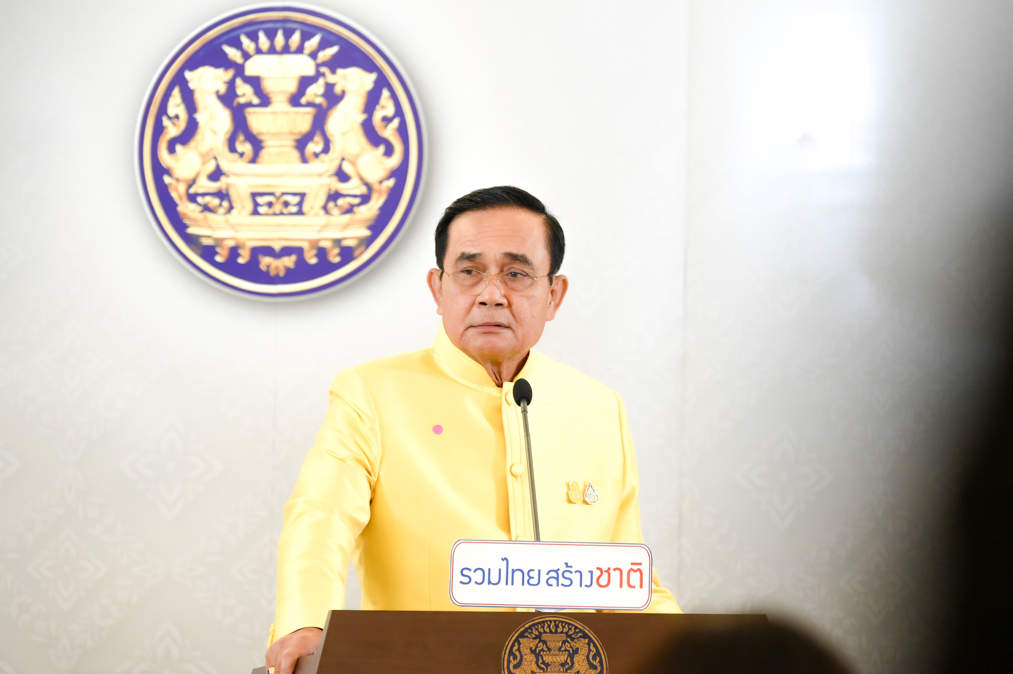 “คมนาคม” เผย “ประยุทธ์” ยังไม่สั่งปิดน่านฟ้า คนบินเข้าไทยต้องมีใบรับรองแพทย์
