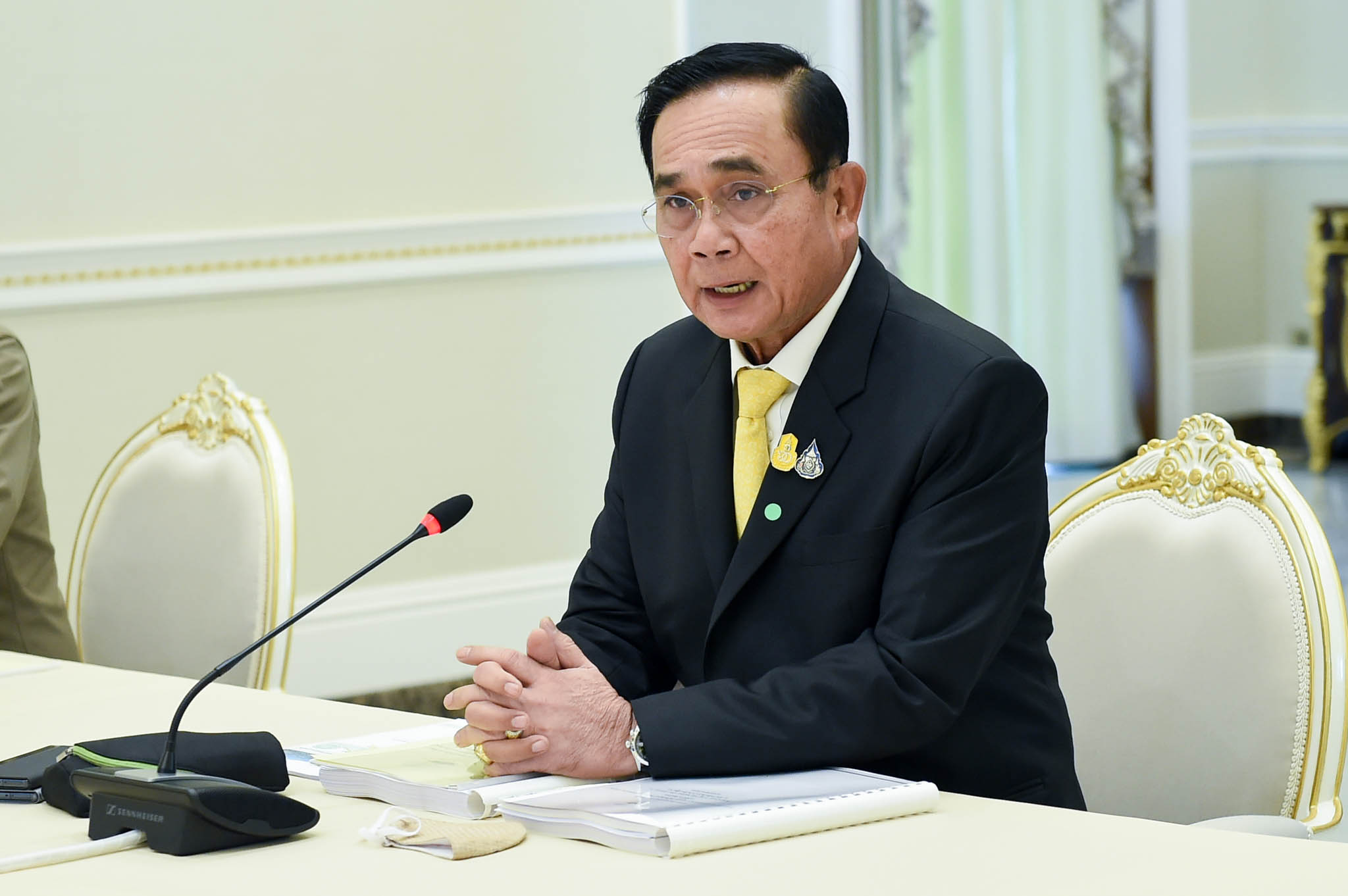 “ศบศ.” เดิมพันกู้วิกฤตเศรษฐกิจ