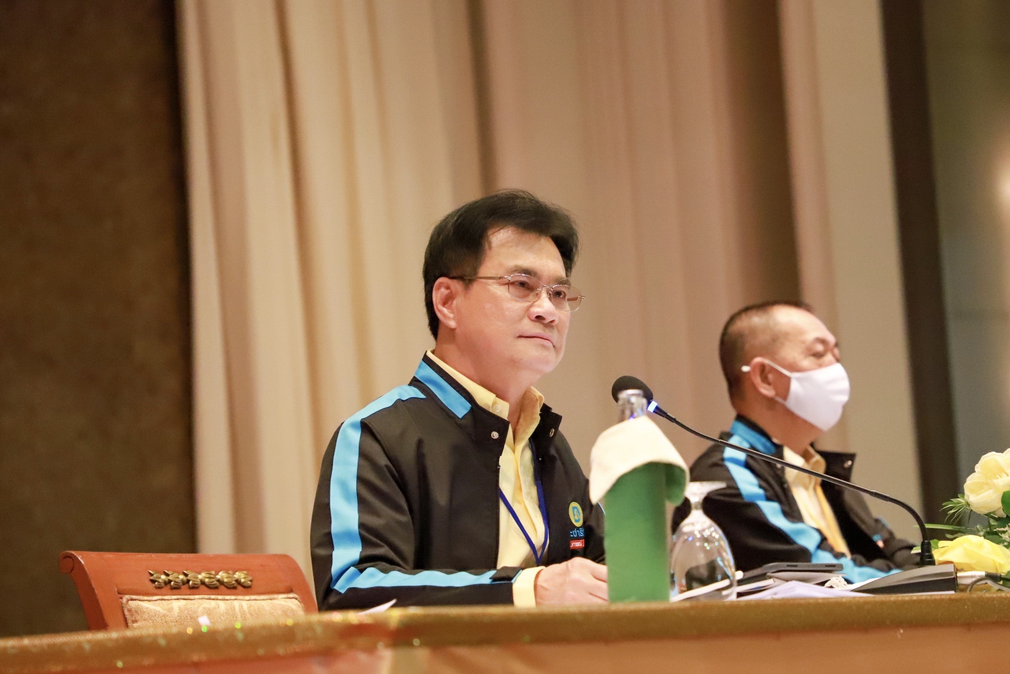 ประชาธิปัตย์ ซัดกันเละ ส.ส.จี้ตัดเกรดรัฐมนตรี พูดตรง “ปัญญาอ่อน น้ำเน่า นินทา”