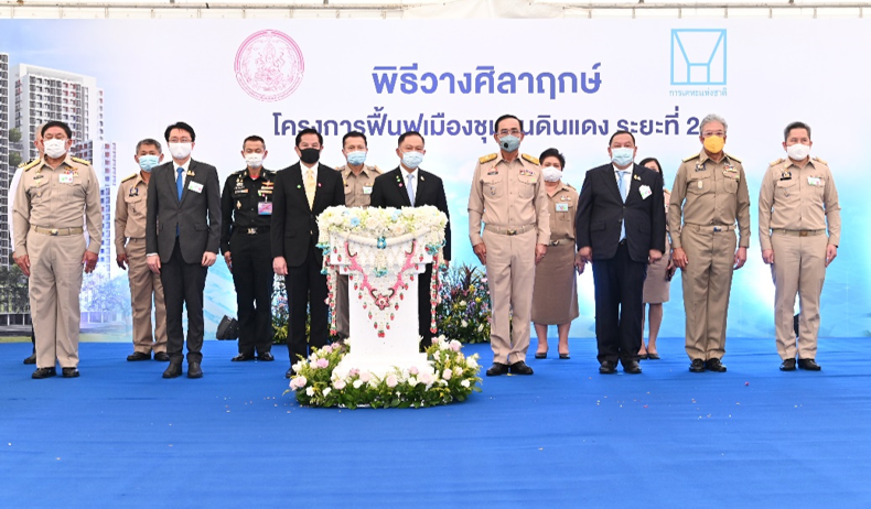 นายกฯ วางศิลาฤกษ์โครงการฟื้นฟูเมืองชุมชนดินแดงเฟส 2 ยกระดับคุณภาพชีวิตประชาชนชาวแฟลตทุกมิติ