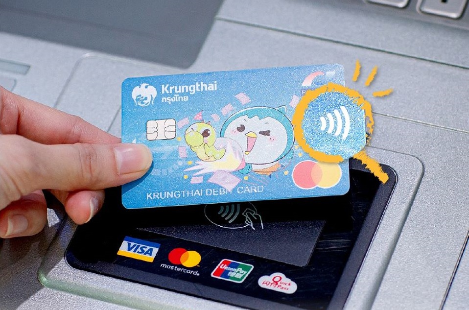 ไม่ต้องเสียบ! แค่แตะบัตรบนตู้ ATM ก็ถอนเงินได้ “กรุงไทย” นำร่องรายแรก