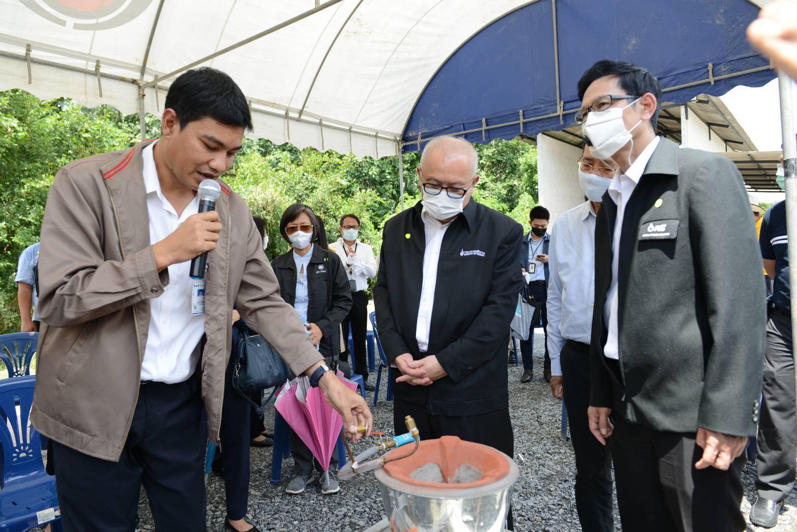 “สุพัฒนพงษ์” ลุยตรวจต้นแบบพลังงานชุมชน หนุนใช้มูลสุกรผลิตก๊าซชีวภาพ