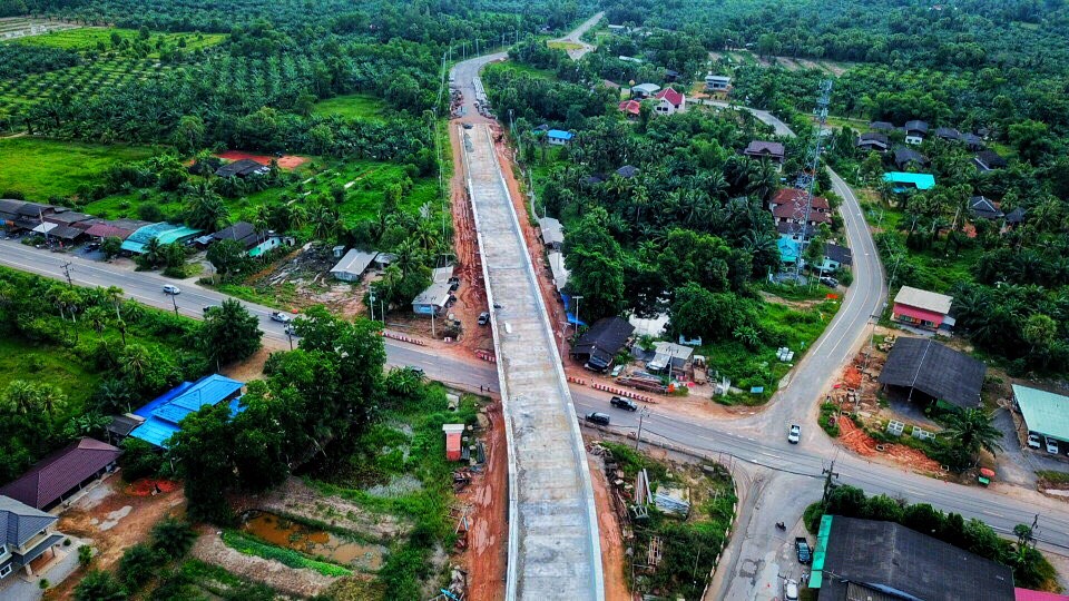 สร้างคืบ 71% สะพานข้ามทางรถไฟ “สุราษฎร์ธานี” เสร็จ มี.ค. 2564