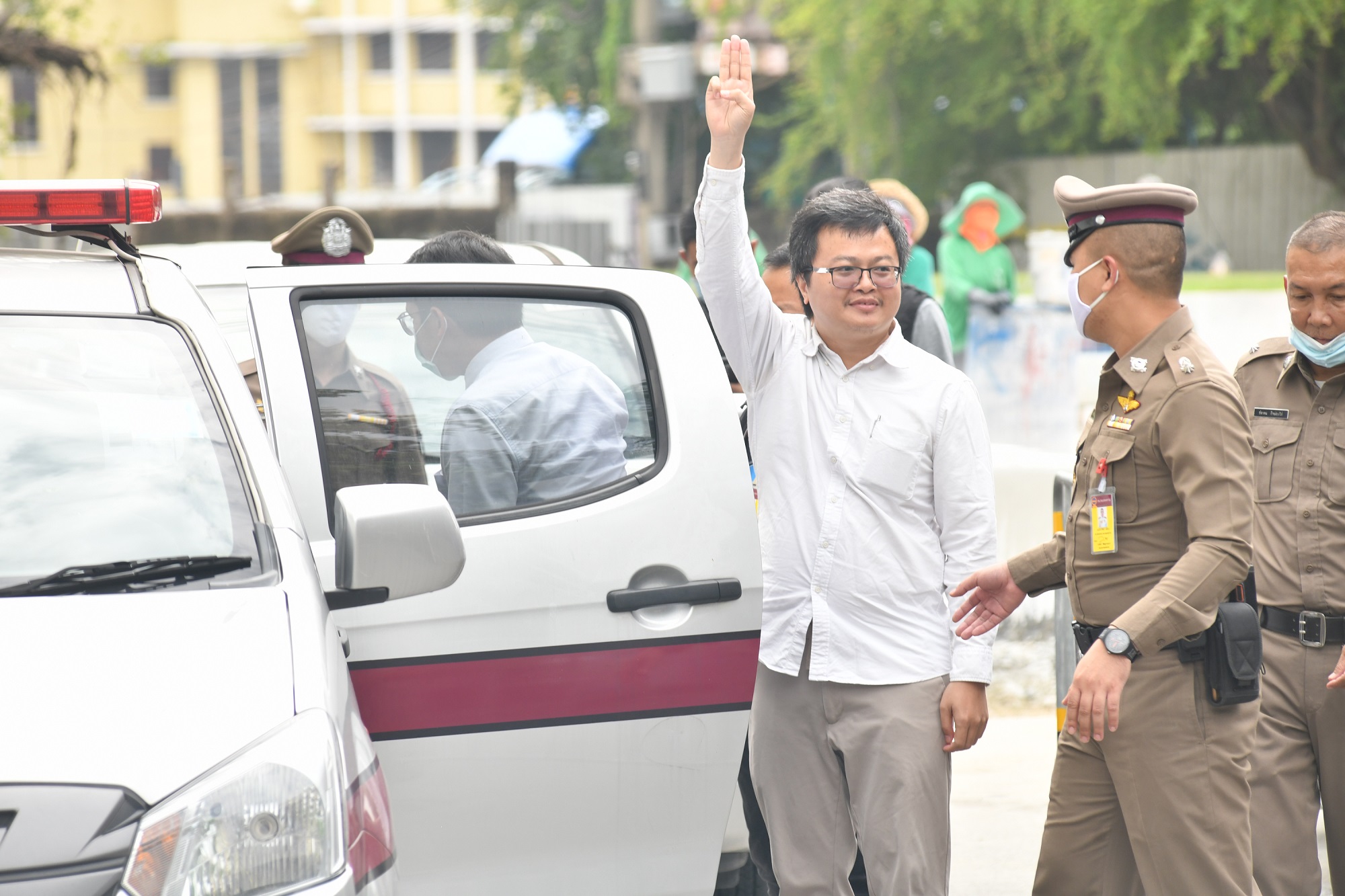 ตร. แจง “อานนท์​ นำภา” พฤติการณ์ ‘จ้องล้มล้างสถาบัน​’ คัดค้านประกันตัว