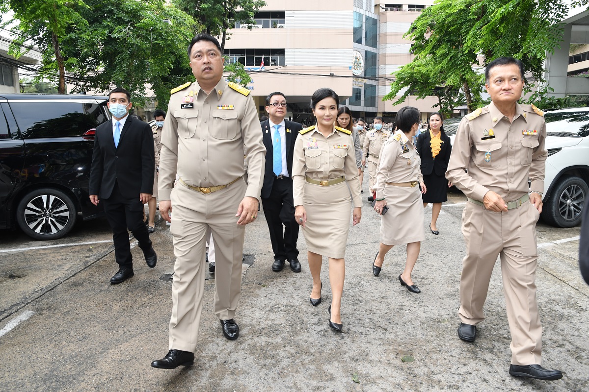 ชื่นมื่น “สุชาติ-นฤมล” 2 รัฐมนตรีแรงงาน เข้ากระทรวงวันแรก 
