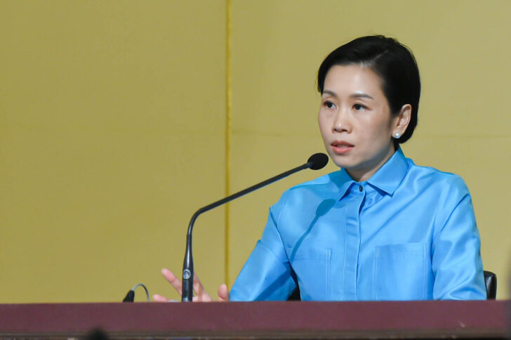 รัชดา ธนาดิเรก รองโฆษกรัฐบาล ขณะแถลงมติ ครม. เมื่อวันที่ 13 ส.ค. รัชดา ธนาดิเรก รองโฆษกรัฐบาล ขณะแถลงมติ ครม. เมื่อวันที่ 13 ส.ค.