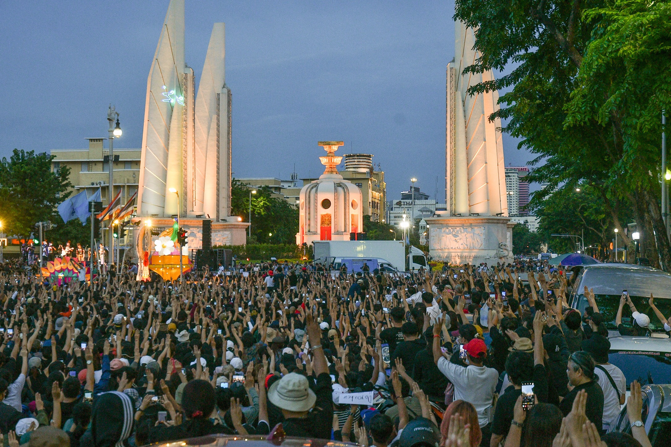 สำรวจเกือบ 2 แสนคน เห็นว่า “ม็อบนักศึกษา” กล้าเปลี่ยนประเทศในทางดีขึ้น
