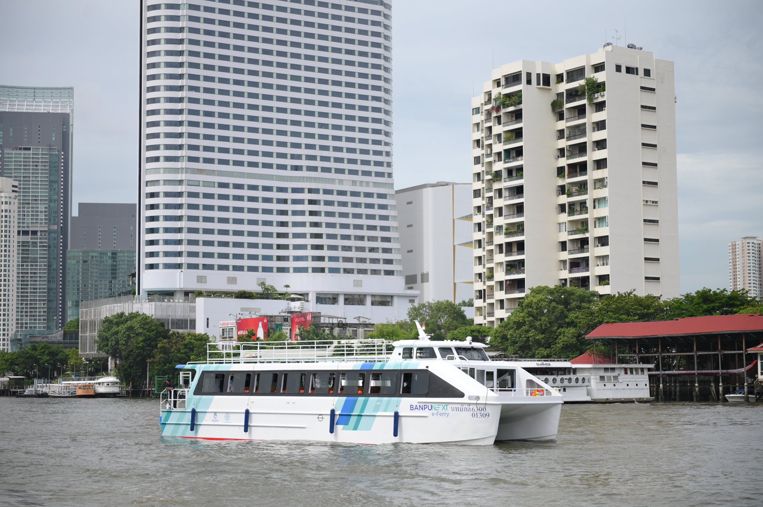 อีเฟอร์รี่-เรือท่องเที่ยวไฟฟ้า