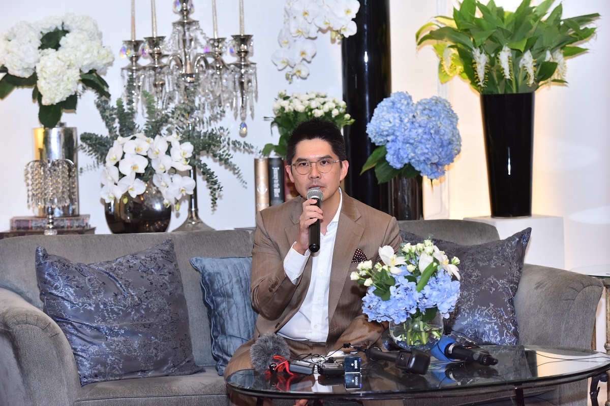 นายณพ ณรงค์เดช
