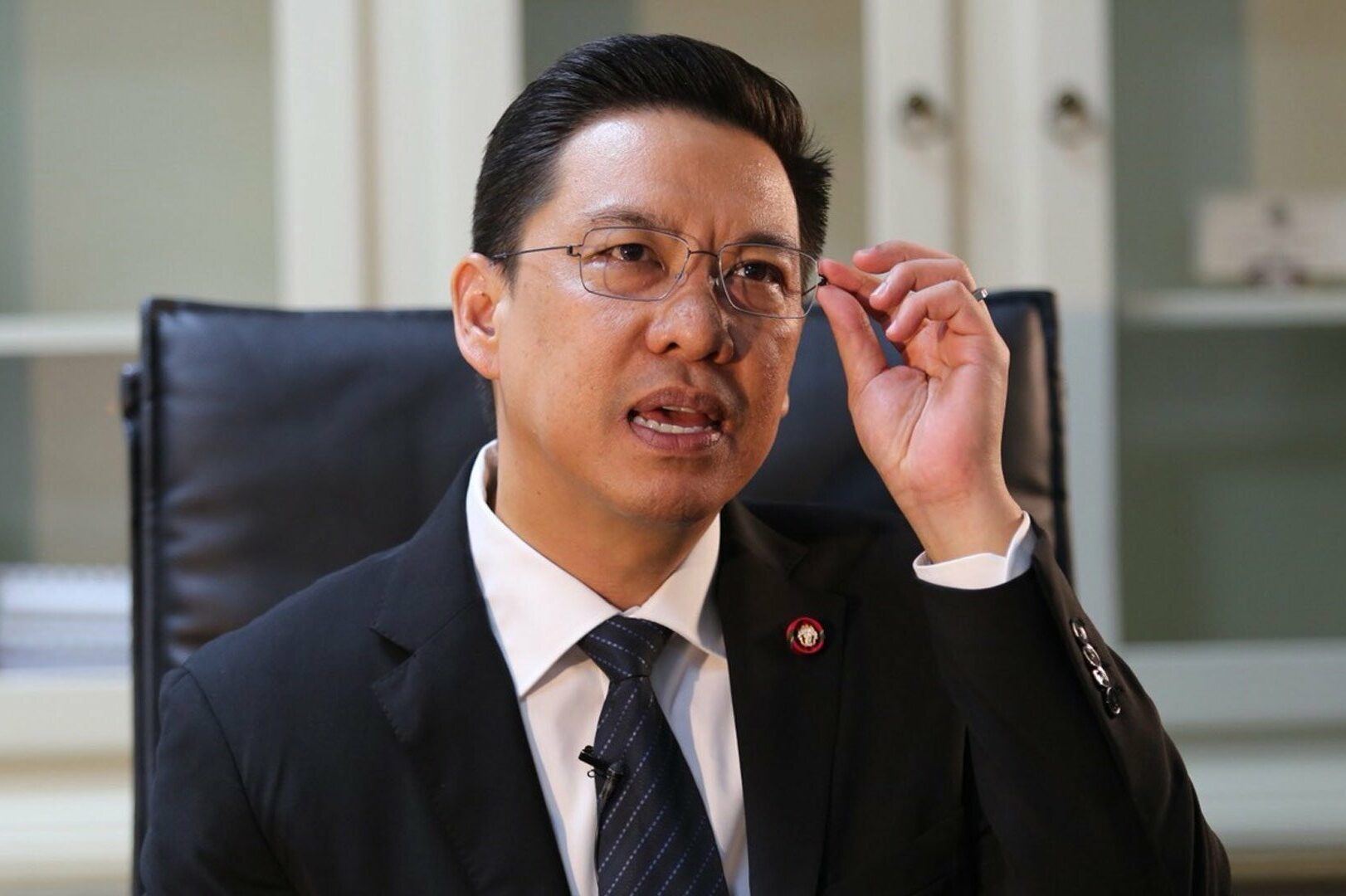 “พุทธิพงษ์” ตั้งโต๊ะเตรียมแถลง ปมเฟซบุ๊ก พรุ่งนี้ 11 โมง