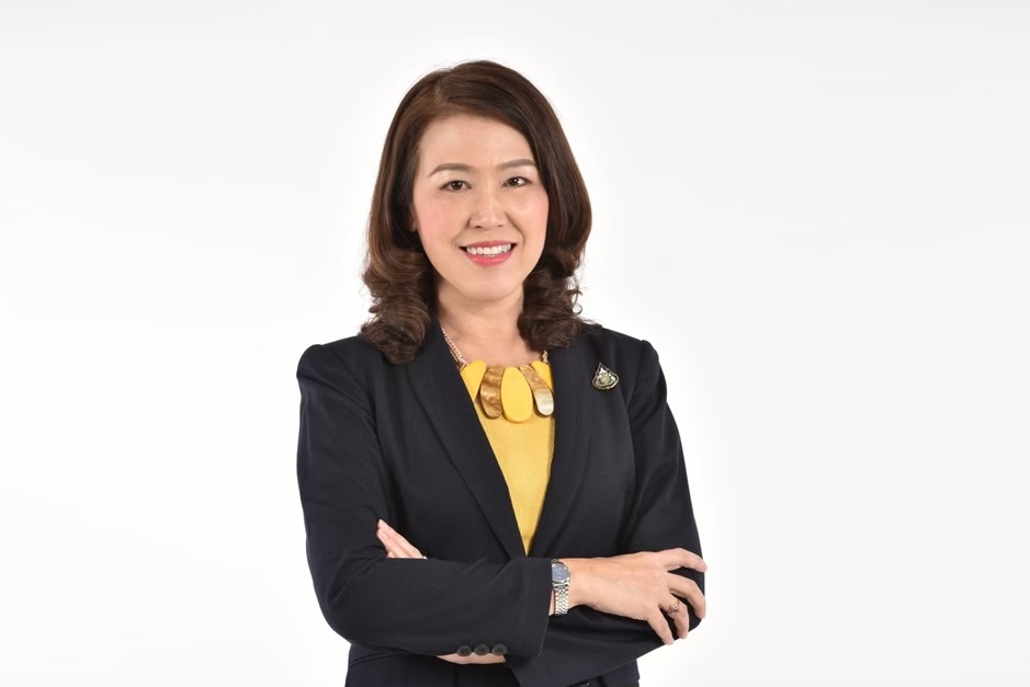 นวอร เดชสุวรรณ์