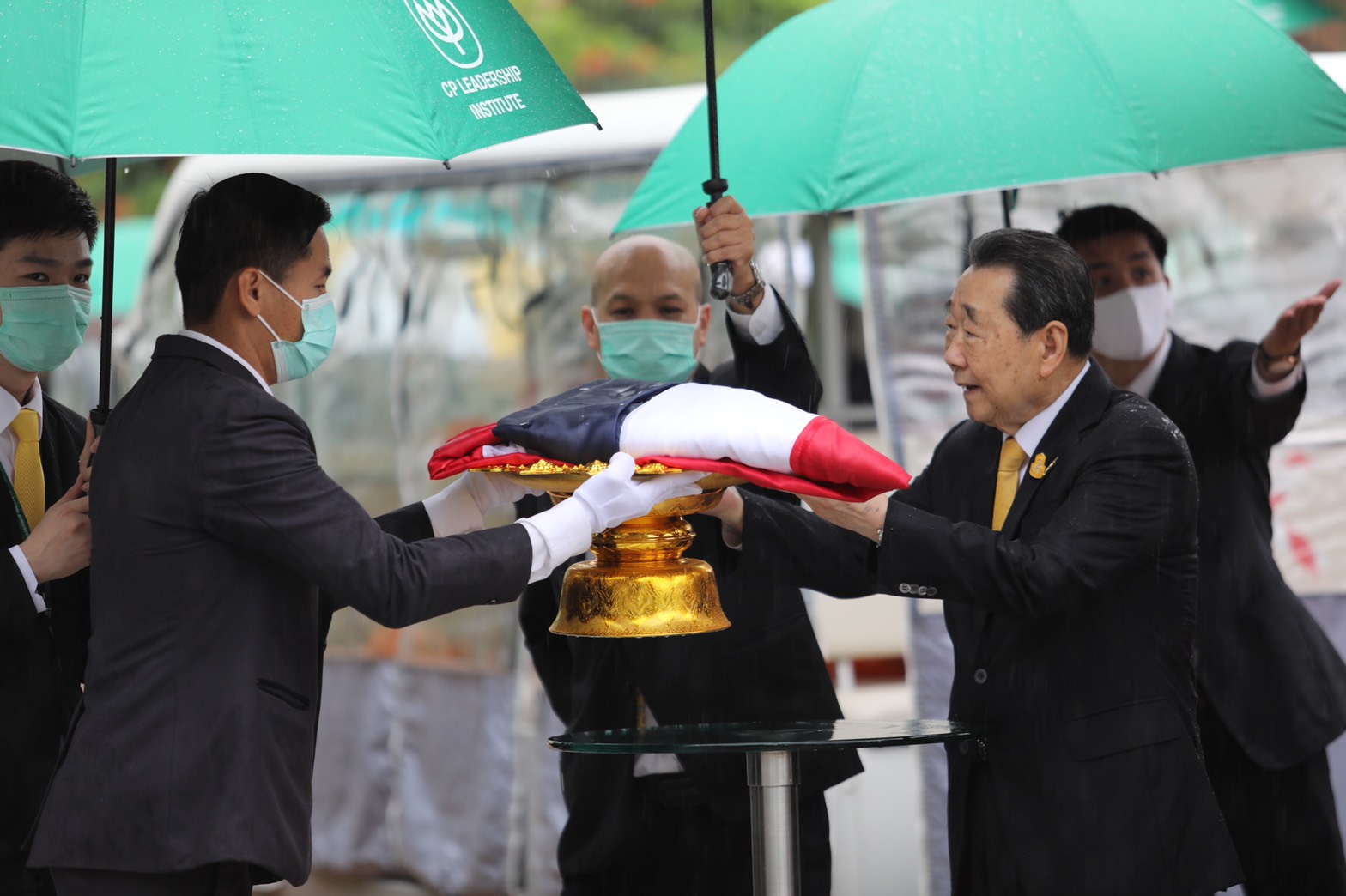 เจ้าสัวซีพี จัดกิจกรรมเคารพธงชาติ ครบรอบ 103 ปี วันพระราชทาน ธงชาติไทย