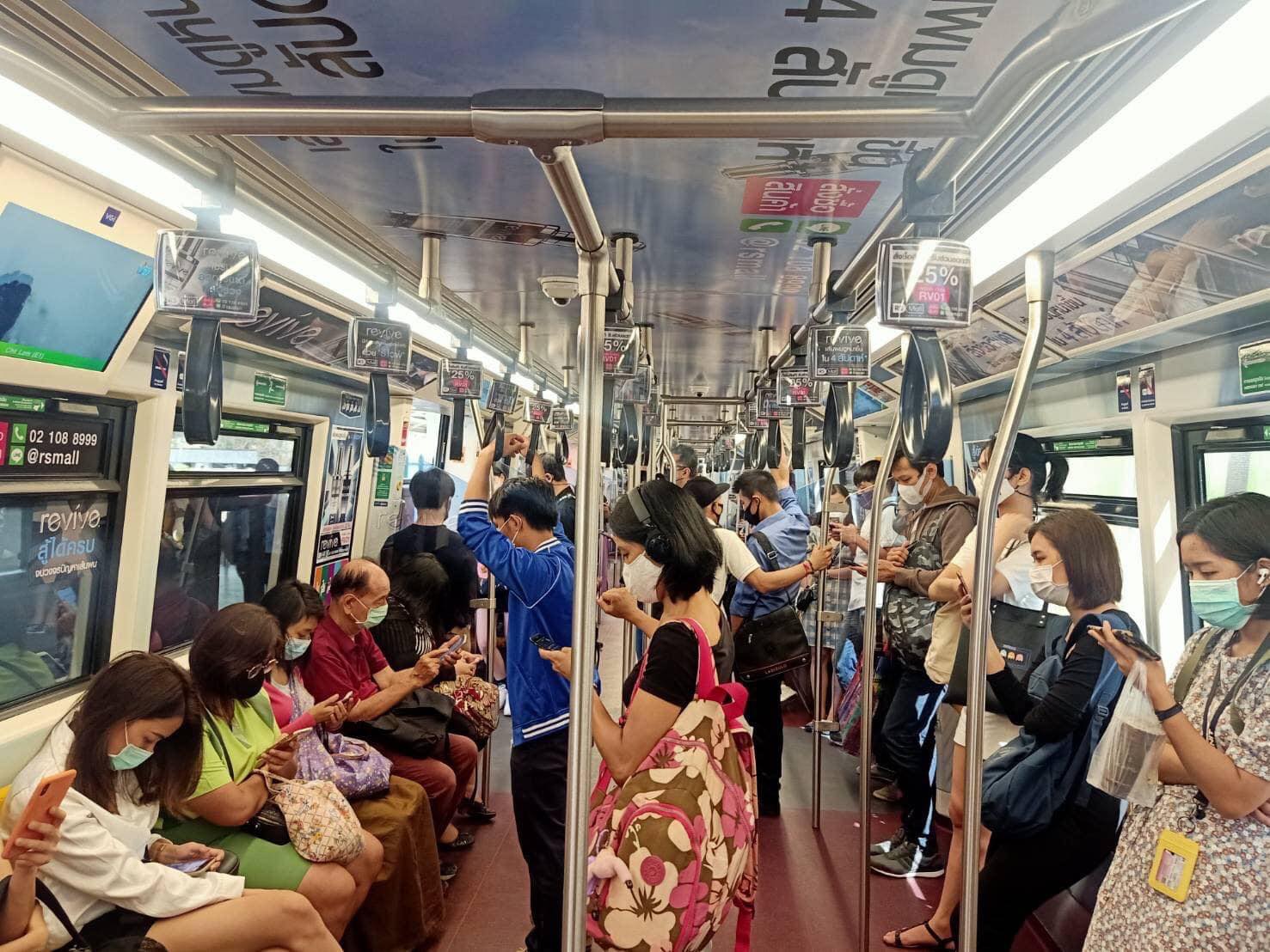 ไฟเขียว “รถไฟ-รถไฟฟ้า” รับผู้โดยสารเต็มความจุแต่ต้องวัดไข้-ใส่หน้ากาก