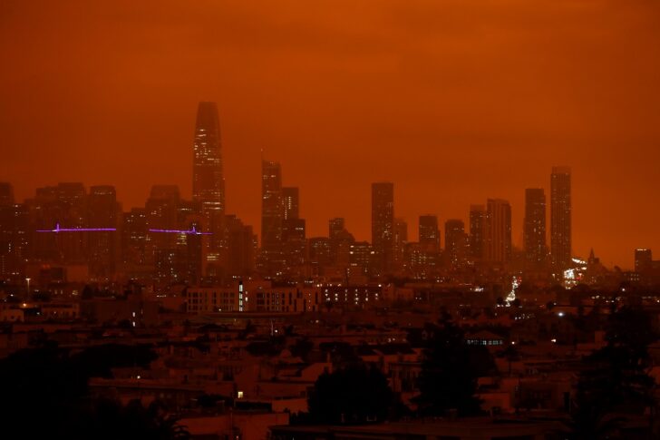 Smoke from California wildfires blocks out sun in San Francisco
