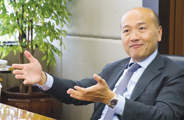 ธีรพงศ์ จันศิริ ธีรพงศ์ จันศิริ