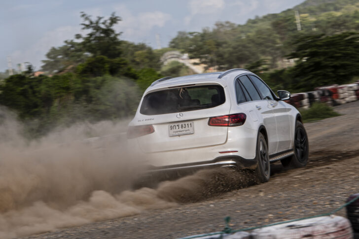 D75_2065 BENZ GLB 200