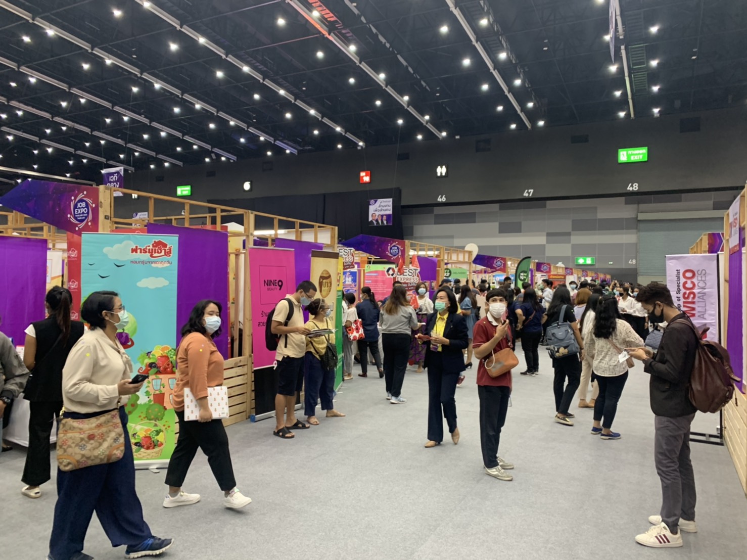 ก.แรงงาน ขานรับนโยบายเปิดประเทศ 1 พ.ย. เตรียมงานว่าง 2 แสนอัตรา