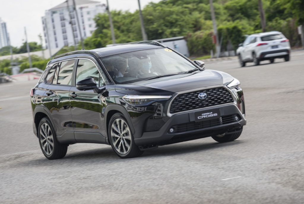 “โตโยต้าครอส” ลั่นคว้าแชมป์ B-SUV เดือดหั่นราคารักษาฐานลูกค้า