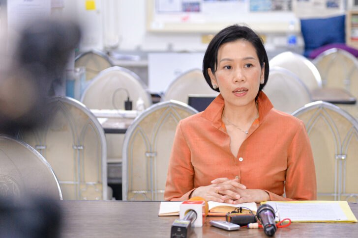 น.ส.รัชดา ธนาดิเรก รองโฆษกประจำสำนักนายกรัฐมนตรี น.ส.รัชดา ธนาดิเรก รองโฆษกประจำสำนักนายกรัฐมนตรี
