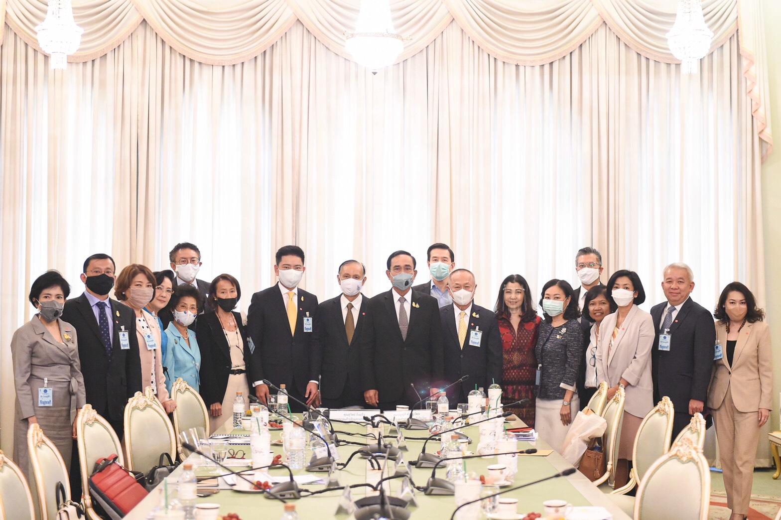 ประยุทธ์ เปิดทำเนียบรับ 70 ซีอีโอ ยักษ์ใหญ่ ปั๊มหัวใจเศรษฐกิจ