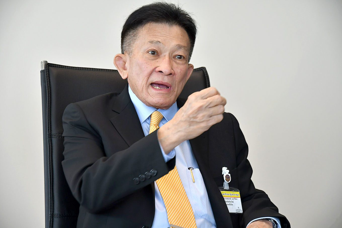 แพแตก “สมพงษ์” ลาออกหัวหน้าเพื่อไทย ติดต่อ “สุดารัตน์” ไม่ได้