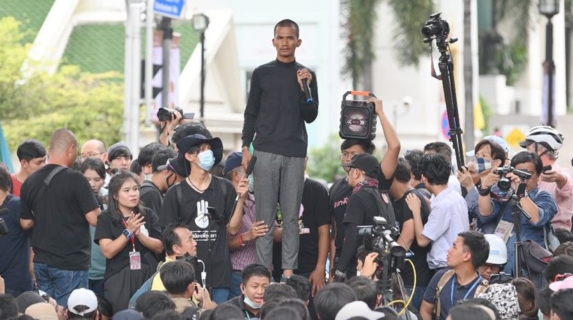 “ไมค์” ลั่น ครั้งนี้จะไม่ยอม ถ้าม็อบโดนสลายอีก นัดดาวกระจายทั่วประเทศ