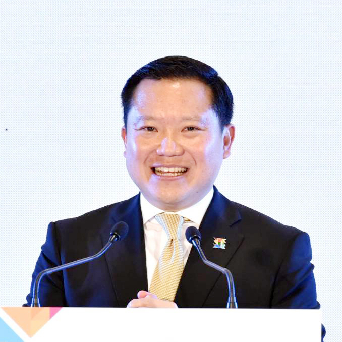 ฐาปน สิริวัฒนภักดี