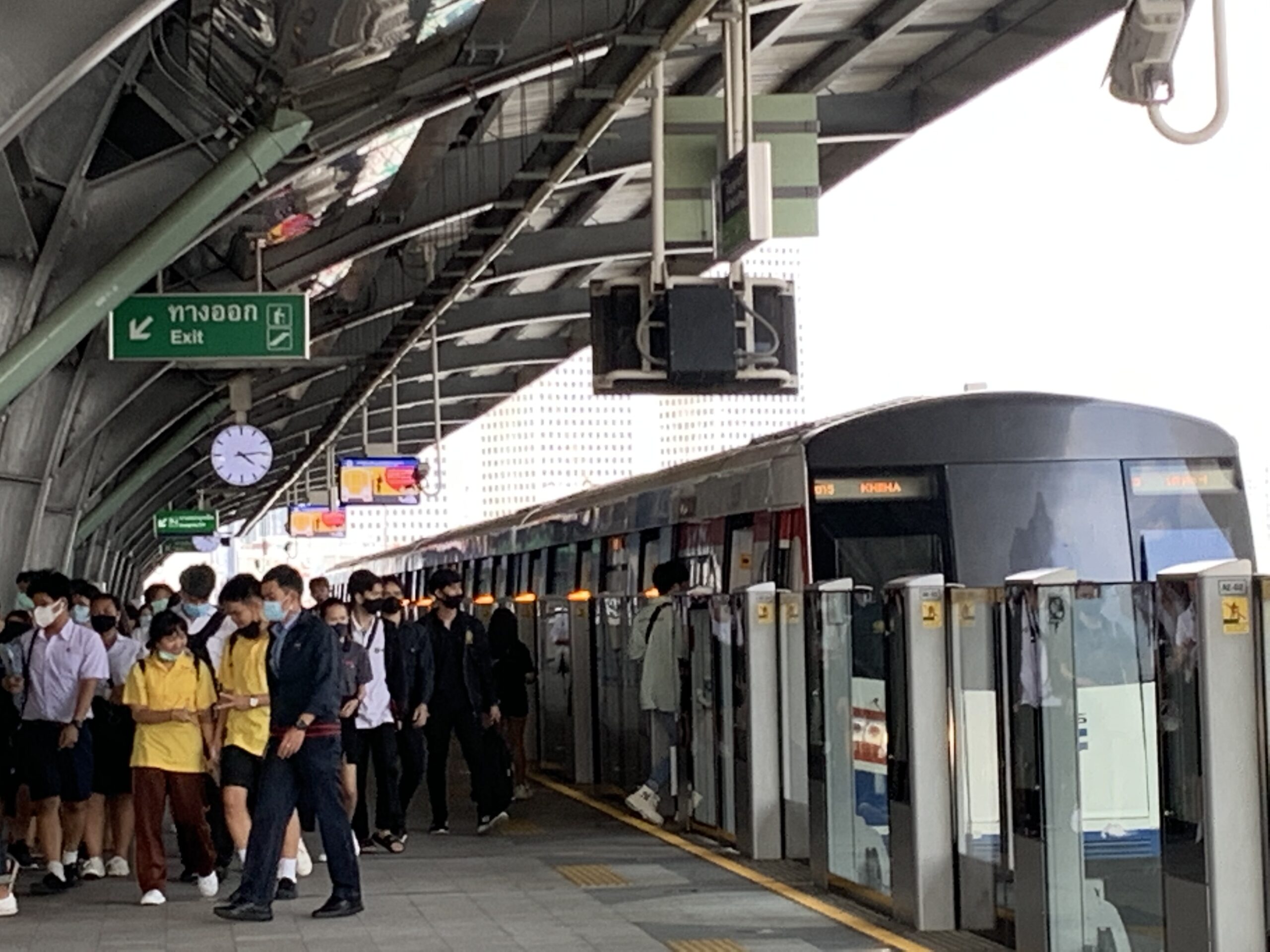 ปิดบริการสถานีรถไฟฟ้า BTS ผู้โดยสารหาย 1 แสนเที่ยวคน/วัน