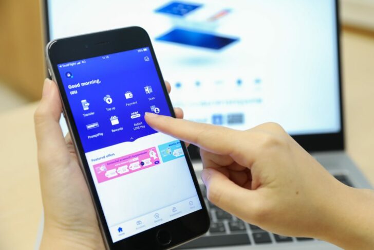 BBL-Mobile-Banking-03-1024x683 Mobile-Banking-อีมันนี่
