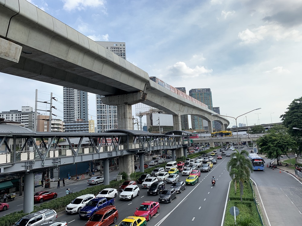 มาแล้ว! ปตท. เปิดตัว “สกายวอล์ค” เชื่อมรถไฟฟ้า BTS-MRT เสร็จปี’64