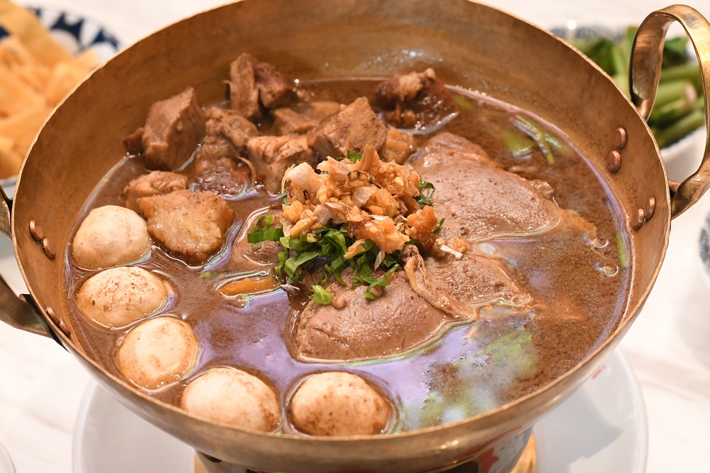 MaiMai Boat Noodle ก๋วยเตี๋ยวเรือขึ้นห้างหรูเจ้าแรกในไทย อร่อยยาวนาน 35 ปี