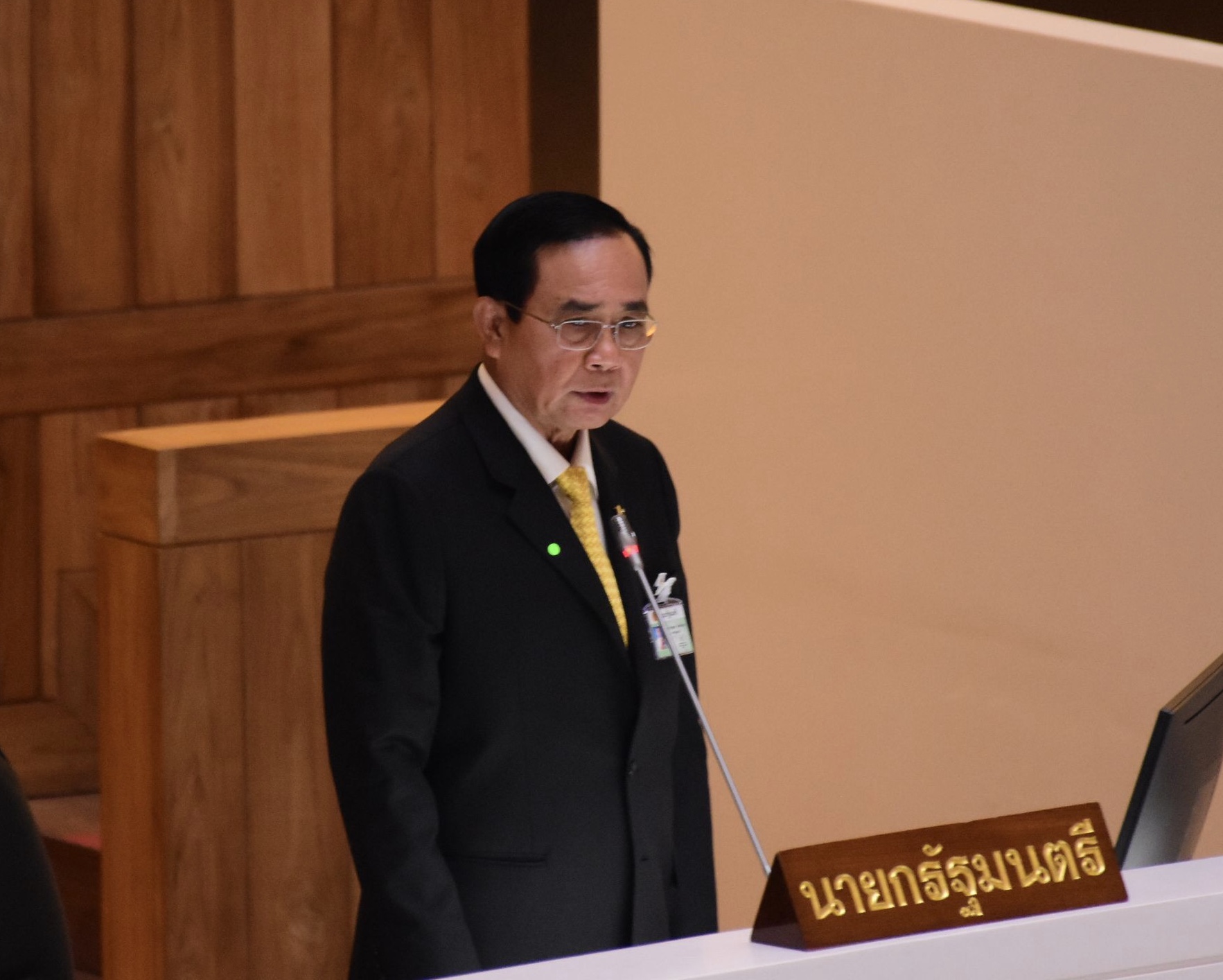 เปิดวิสามัญวันที่ 2 ประยุทธ์ เดือด “ผมต้องทำหน้าที่ให้จบ”