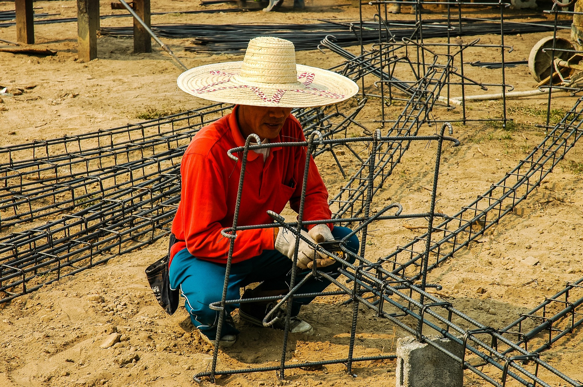 ธุรกิจ 40% ส่งสัญญาณลดชั่วโมงการทำงานต่อ ธปท.ห่วงกำลังซื้อ