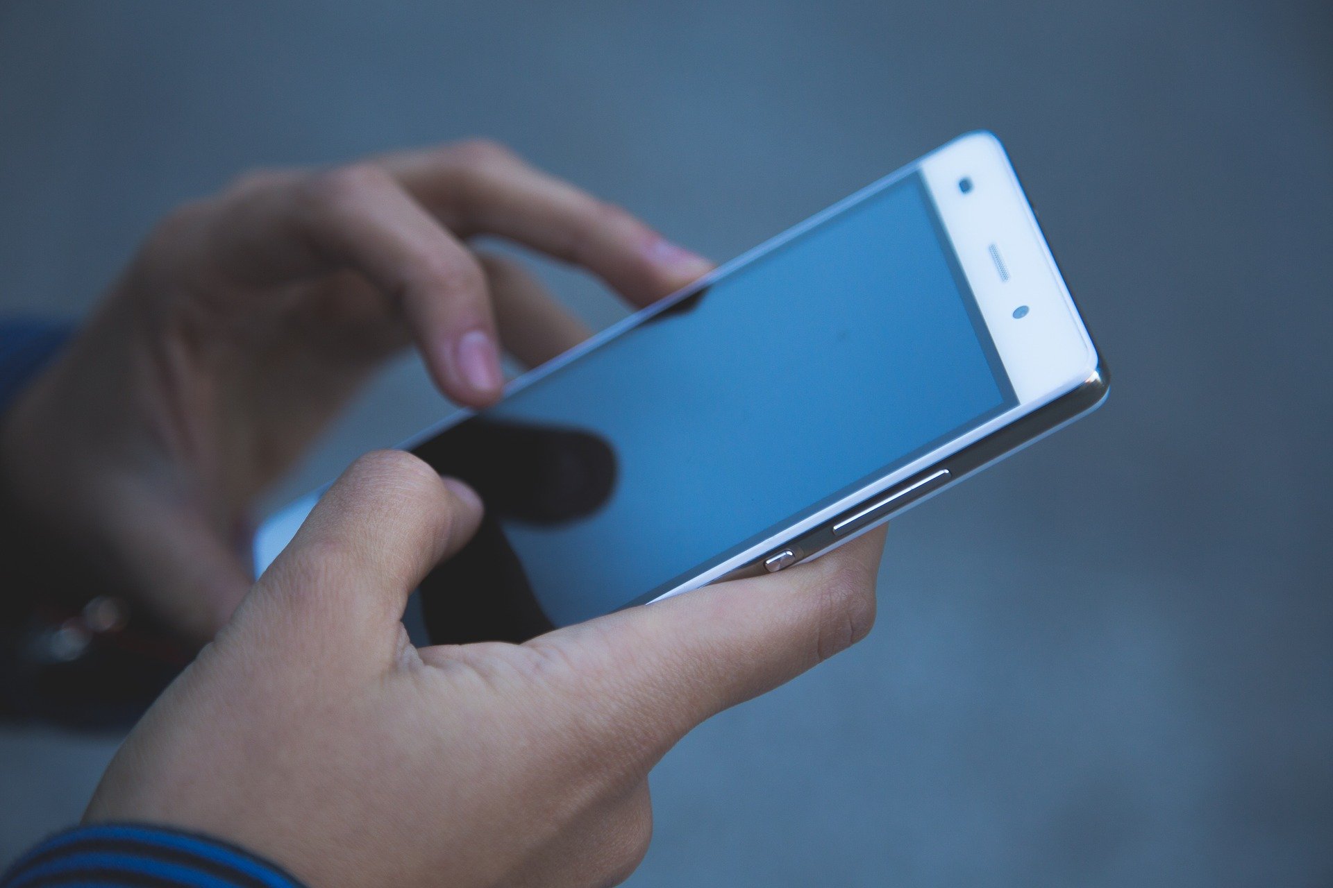 กสทช. รับลูก เร่งแจ้งผู้ให้บริการอินเทอร์เน็ตทุกราย ระงับบริการผู้ฝ่าฝืน พ.ร.ก. ฉุกเฉิน